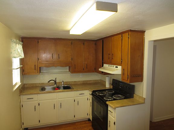 4th image of 547B Royce St