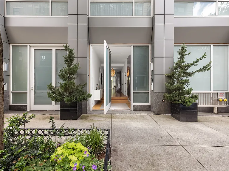 311 W Broadway #Townhouse 4 — Photo 12