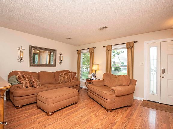 3rd image of 8708 Mill Run Dr