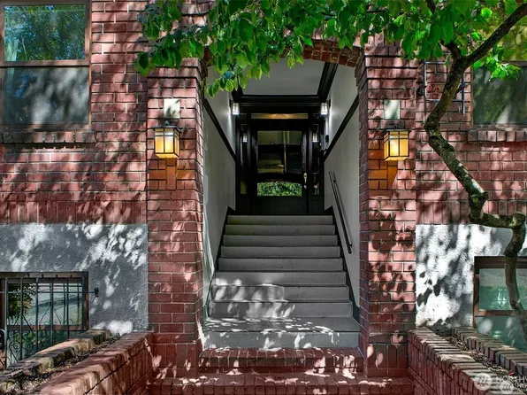 516 E Thomas Street #102, Seattle, WA 98102