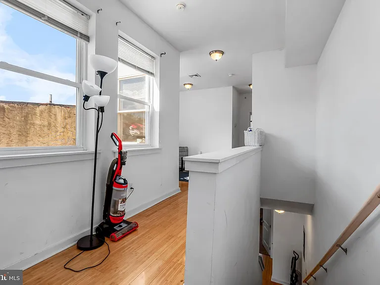 1724 Monument St #B — Photo 13