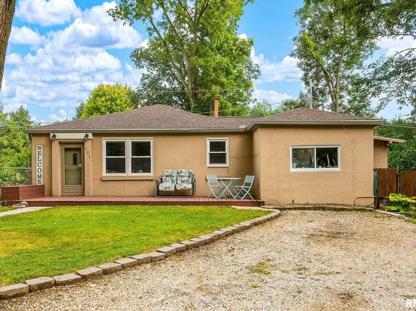 221 Montrose Ave, East Peoria, IL 61611