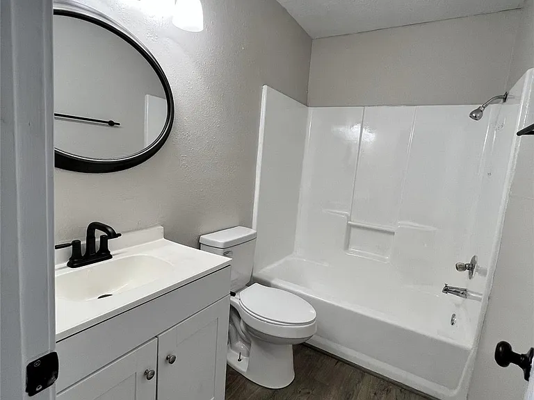 918 N Pine Ave — Photo 7