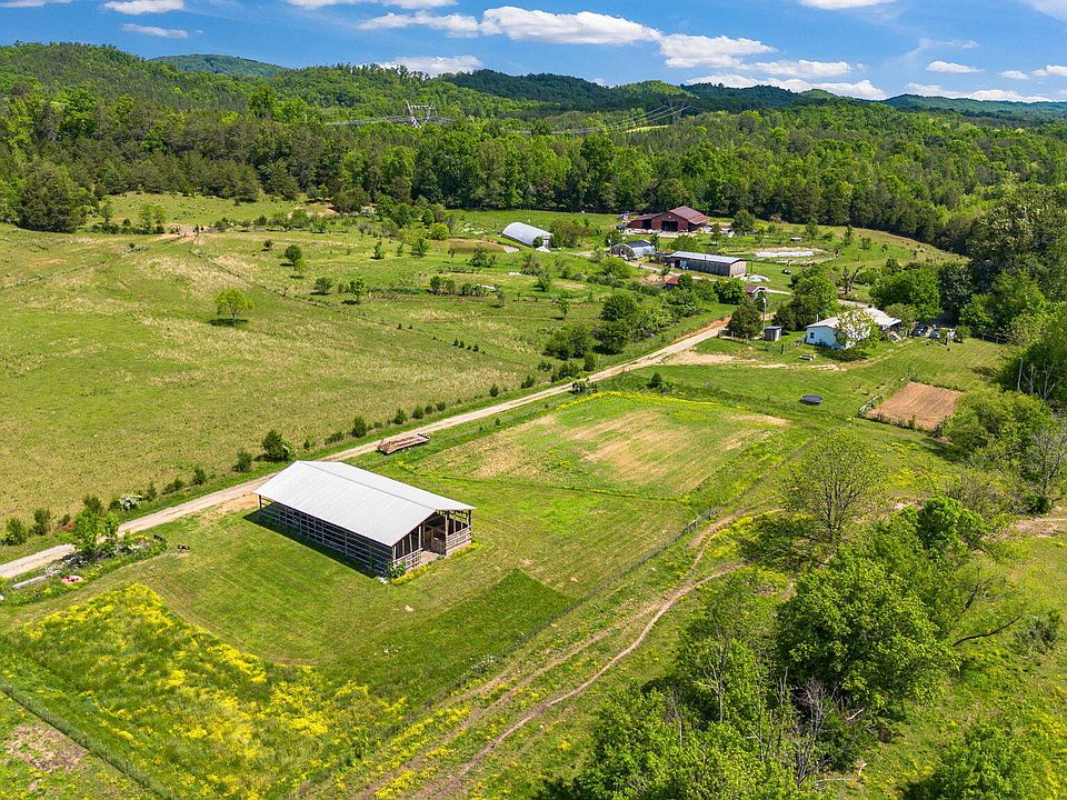 1st image of 776 Salem Valley Rd
