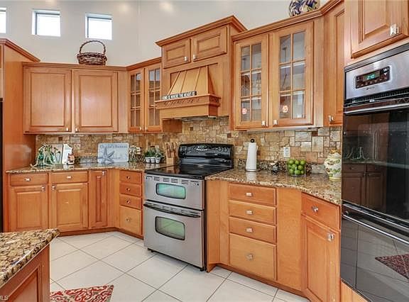 3rd image of 1074 Briarwood Blvd