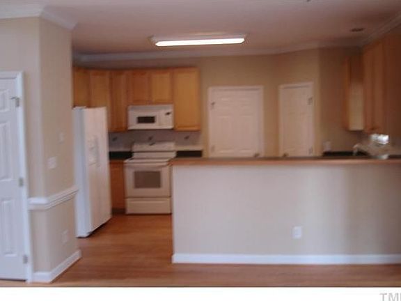 3rd image of 304 Riverwood Dr