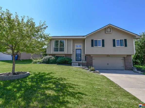 12945 Hartman Ave, Omaha, NE 68164