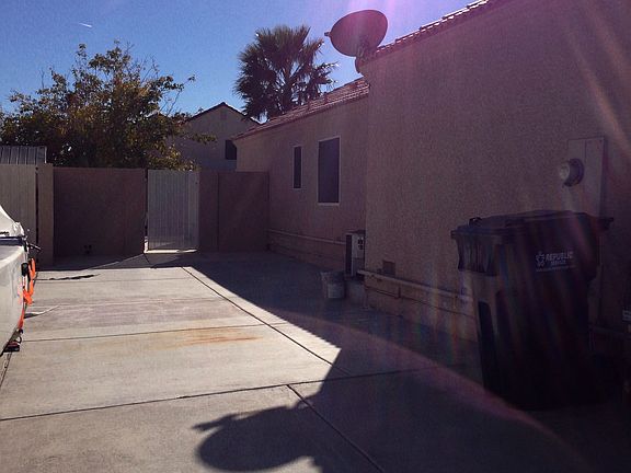 3rd image of 629 Dinard Way