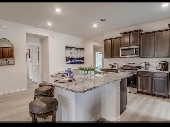 6413 Yorkdale St, Aubrey, TX 76227