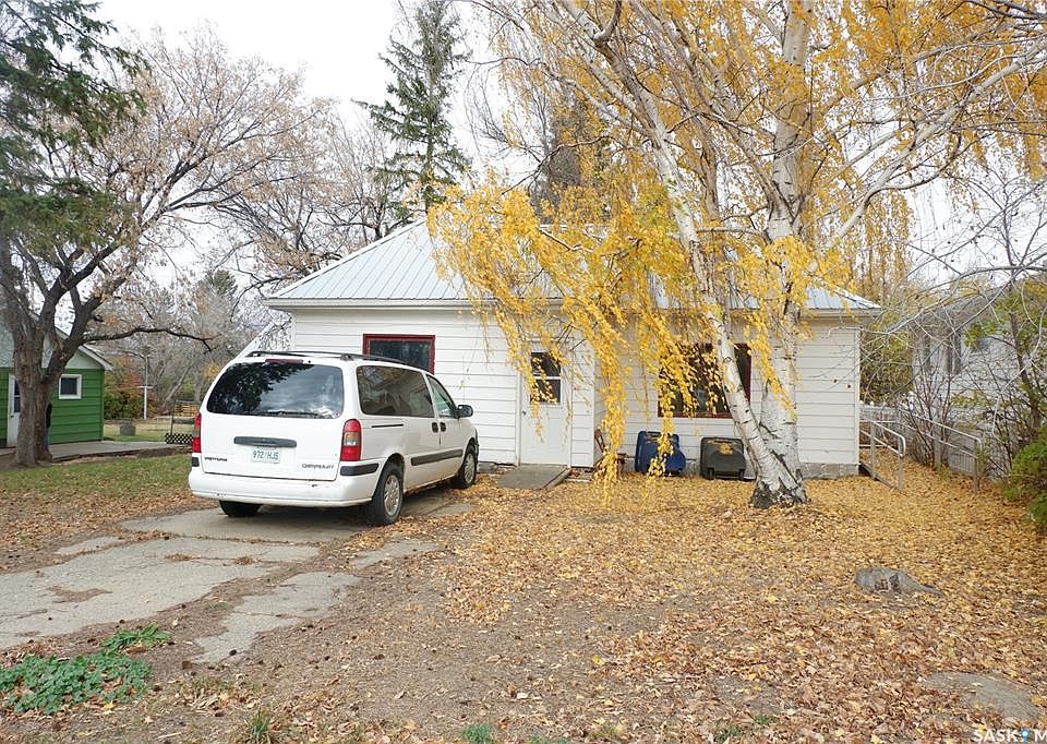 206 7th AVENUE W, Assiniboia, SK S0H 0B0 MLS SK949242 Zillow