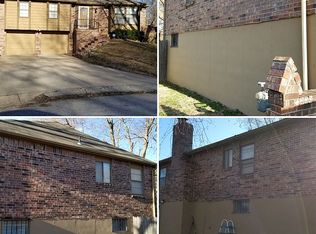 609 NW Canterbury Rd, Blue Springs, MO 64015