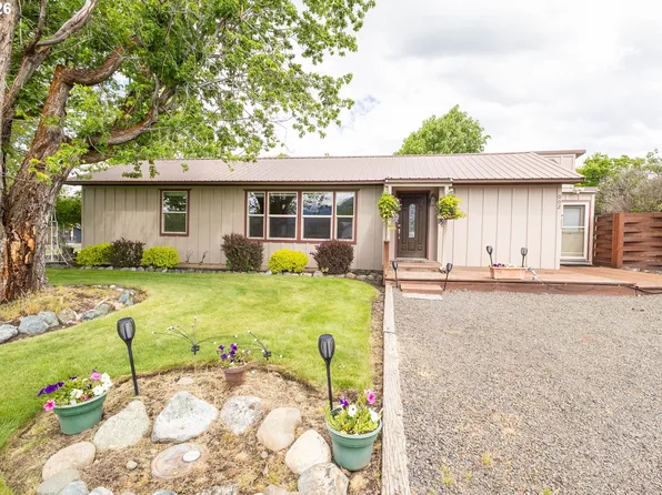 2 S College St, Joseph, OR 97846