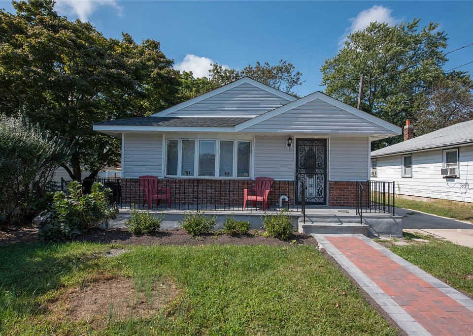 1st image of 322 Kennedy Ave