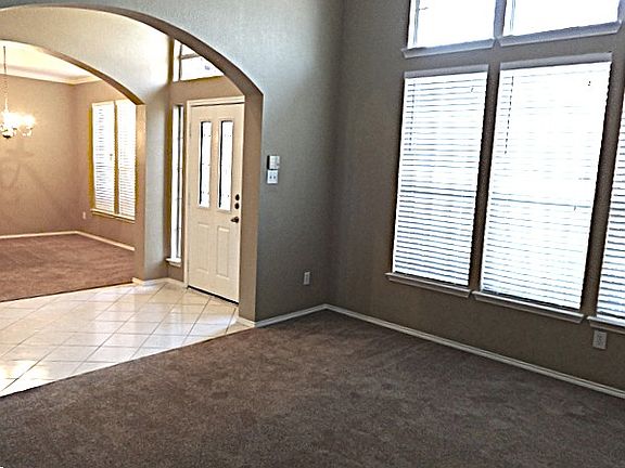 5th image of 705 Longleaf Dr