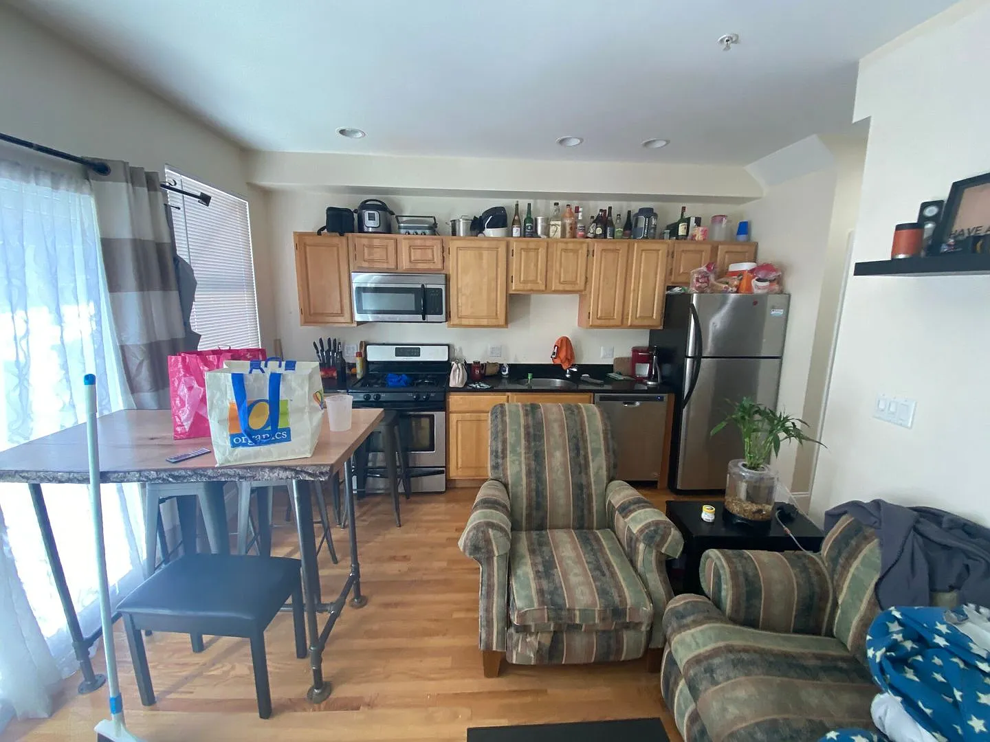 Very Nice Mission Hill 3 Bed/2.5 Bath Townhouse W/ Central Air, Parking, In-Unit Laundry — Photo 2