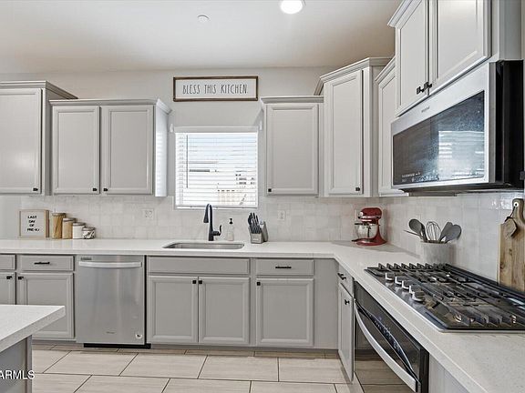 3rd image of 21188 W ALVARADO Road