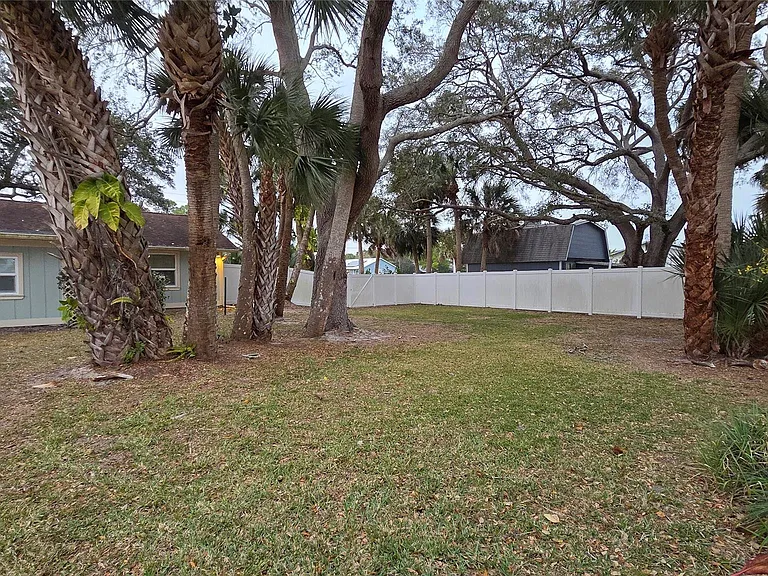 426 Tulip Dr — Photo 25