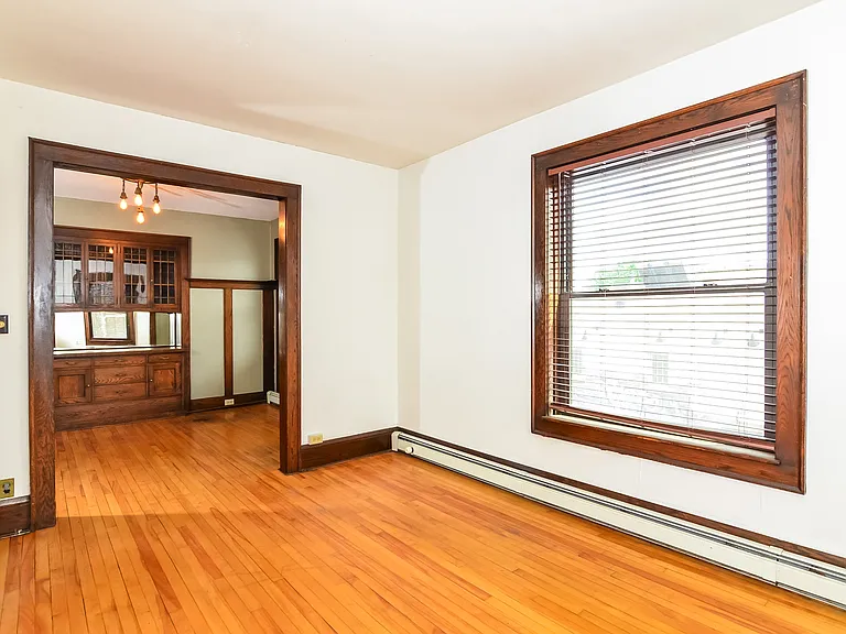 2202 Hennepin Ave E — Photo 6
