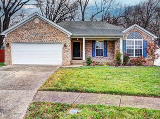9010 Holly Village Ct, Lyndon, KY 40242