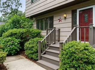 9 Shady Ln, Huntington, NY 11743