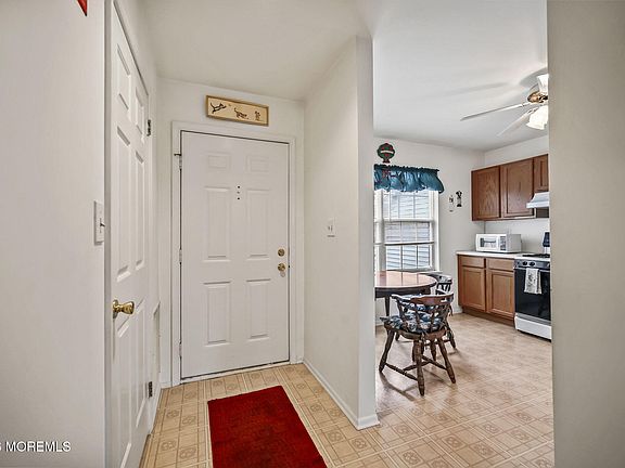 4th image of 38 Hemlock Way