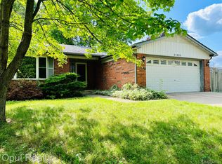 28006 Merrick Ave, Brownstown, MI 48183