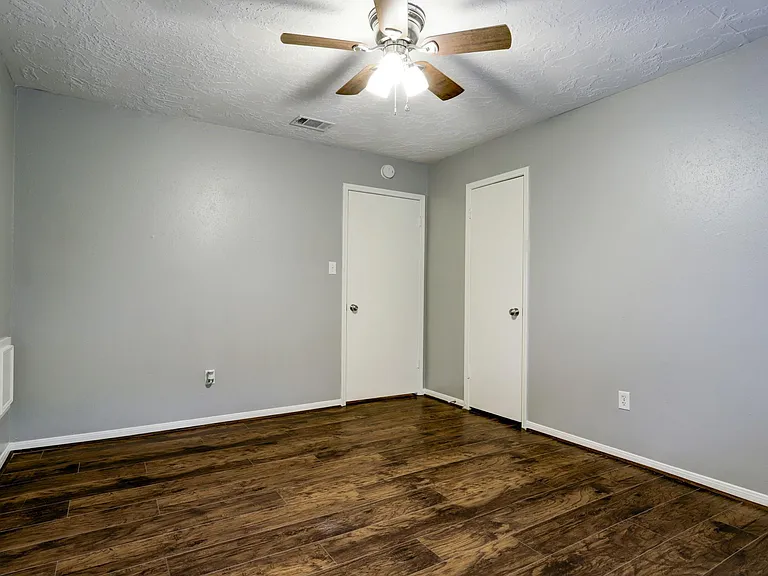 12346 Huntington Venture Dr — Photo 26