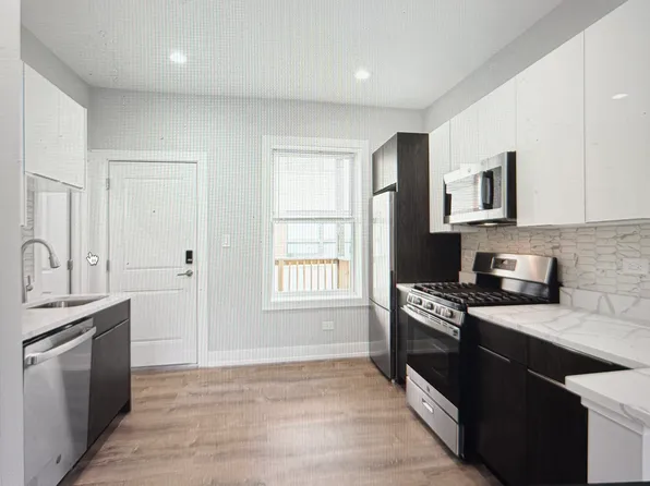 7425 N Clark St APT 2, Chicago, IL 60626