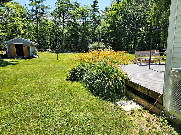 3rd image of 21 Waumbeck Rd