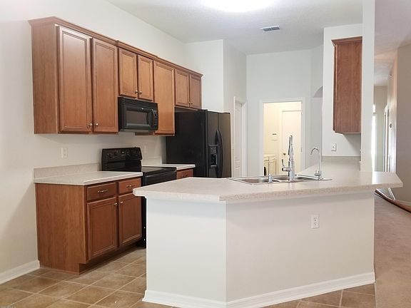 4th image of 2446 Winchester Ln