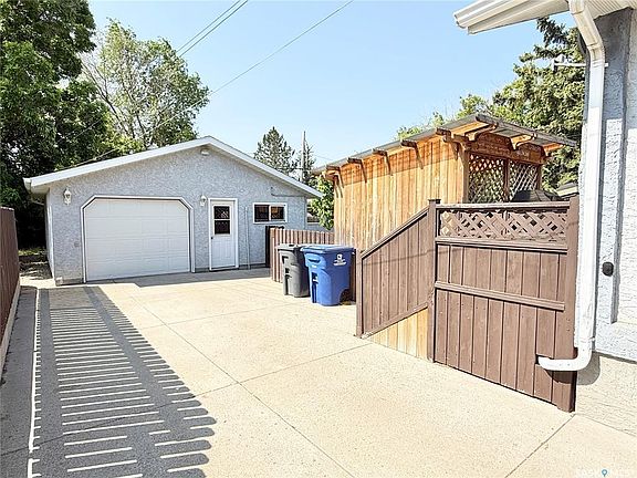3rd image of 116 7th Ave SE