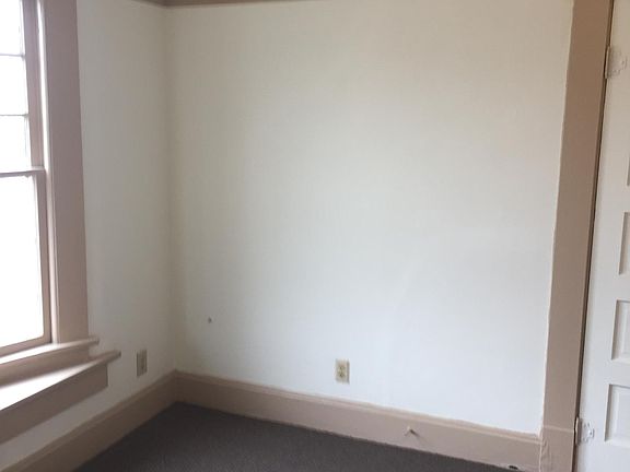 5th image of 833 S 8th St #B