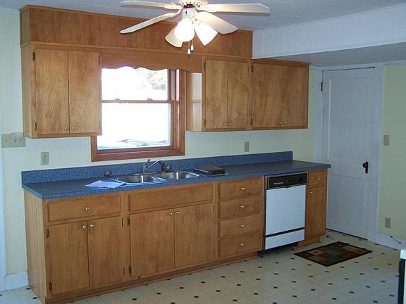 3rd image of 3215 Marion Dr