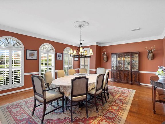5th image of 14 Wickham Ct