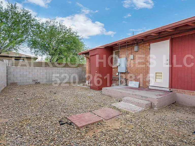 730 E Lester St #1 — Photo 19