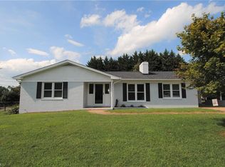 2563 Westfield Rd, Mount Airy, NC 27030