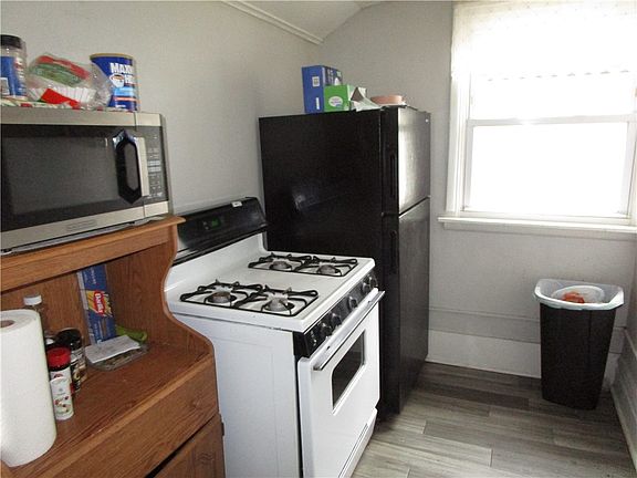 5th image of 220 Mercer St