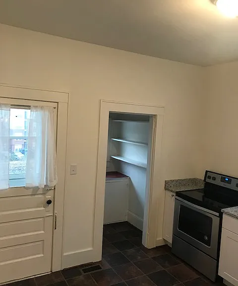 325 Highland Ave — Photo 6
