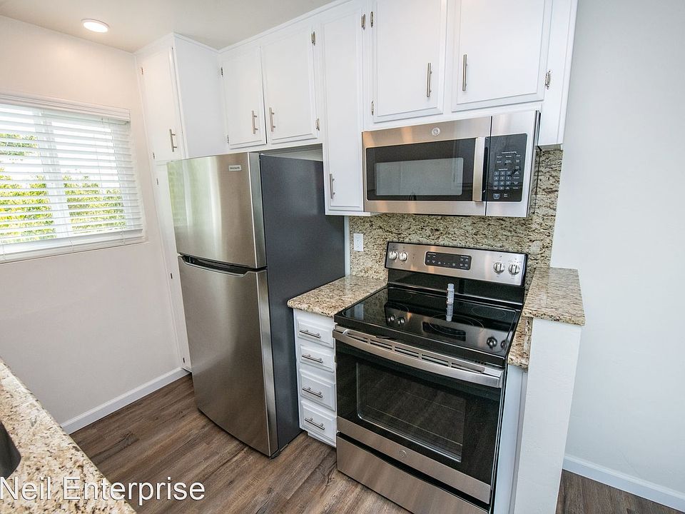 1st image of 4070 Kansas St APT 207