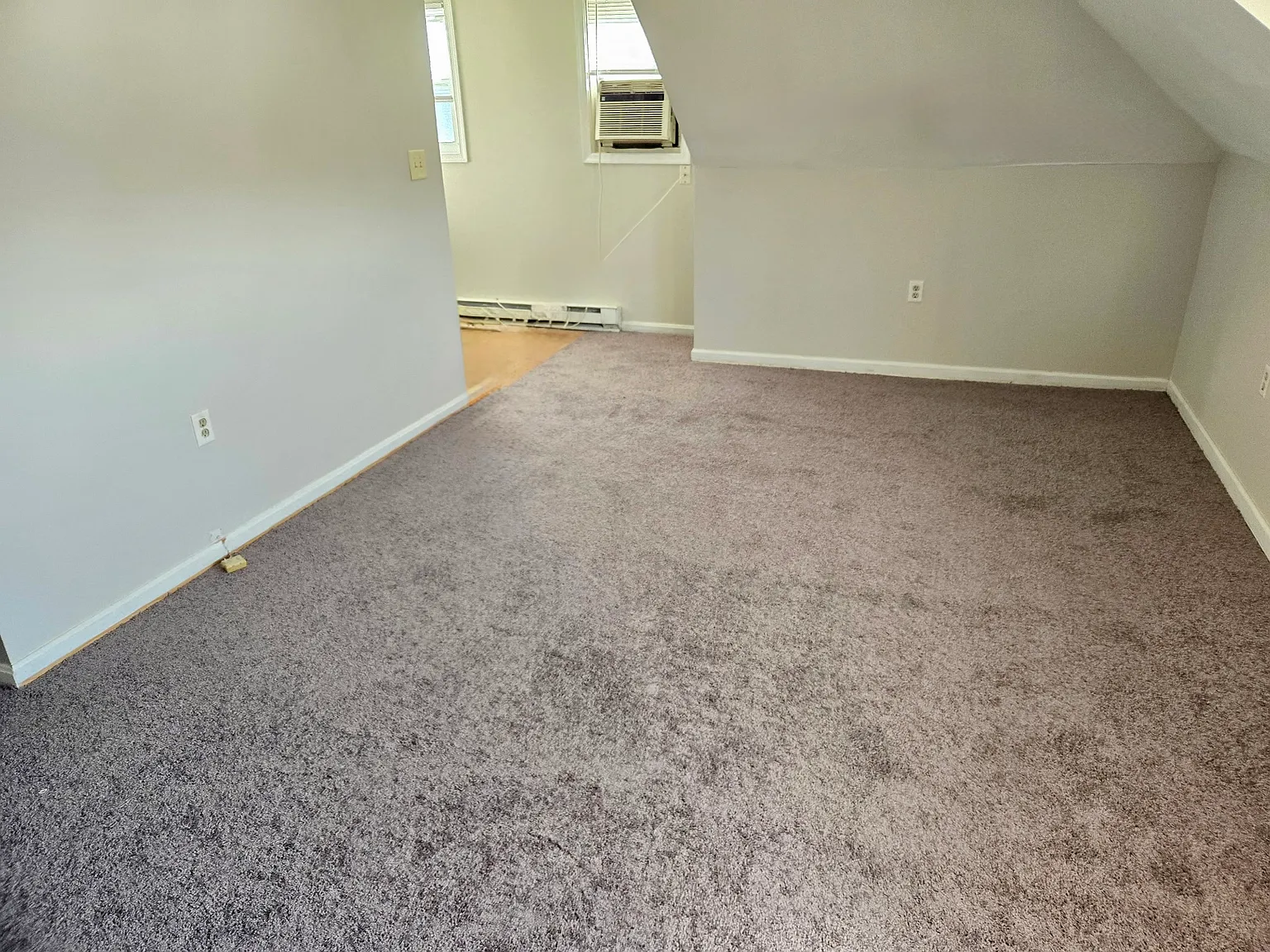 11689 Somerset — Photo 2