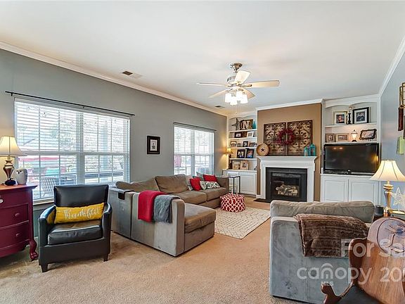 5th image of 2614 Sierra Chase Dr