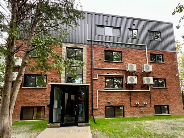 400 Scenic Dr Unit 2, London, ON N5Z 3A8