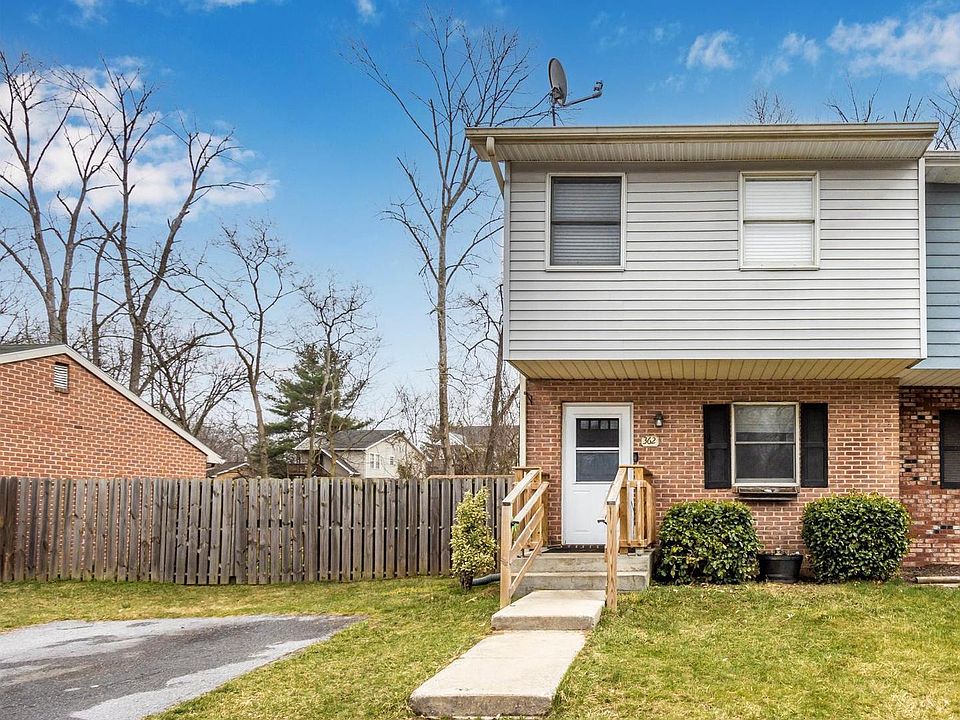 1st image of 362 Yorkshire Dr