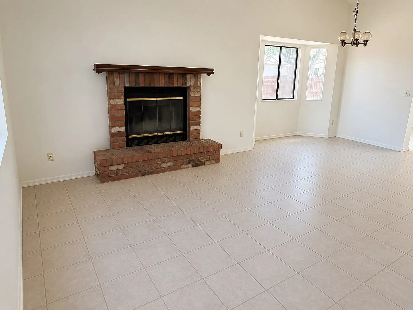 3 bed, 1424 sqft, $1,850 — Photo 4