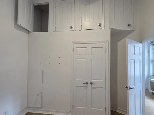 303 Park Avenue South image 8 of 10