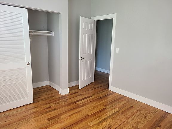 5th image of 826 W Cuyler Ave APT 431