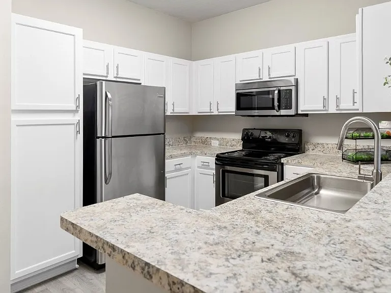 Delray Bay Apartments — Photo 16