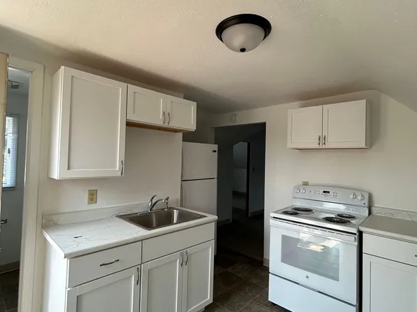 202 2nd Ave NE, 202 2nd Ave NE #3, Aberdeen, SD 57401