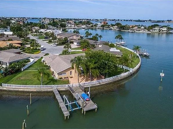 100 Poinciana Ln, Largo, FL 33770