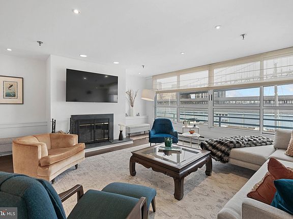 2nd image of 7 N Chris Columbus Blvd #233